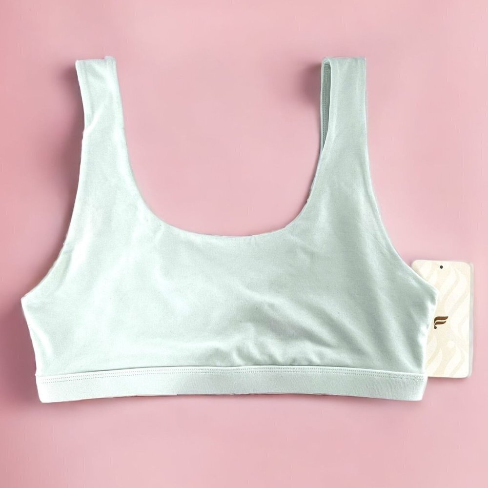 NEW/NWT Fabletics Lola Heather Ice Cube Blue Low Impact Sports Bra Size Large